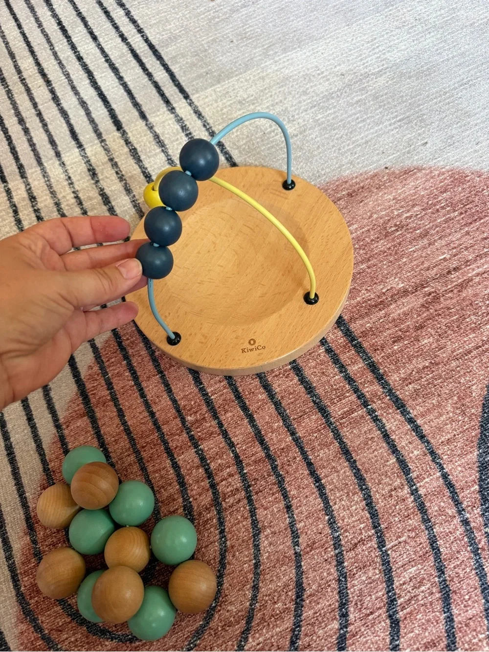 LIKE NEW - KiwiCo Atom Bead Maze, Age 0+